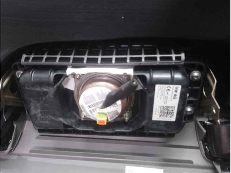 Recambio de salpicadero para seat toledo (kg3) style referencia OEM IAM 6JB857009  