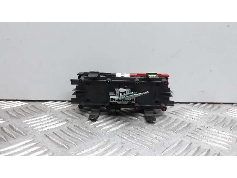 Recambio de warning para renault scenic ii authentique referencia OEM IAM 8200095493  