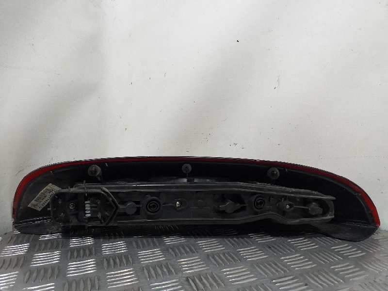 Recambio de piloto trasero derecho para opel corsa c club referencia OEM IAM 09196364  