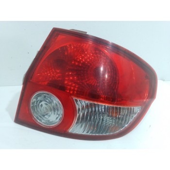 PILOTO TRASERO DERECHO 924021C010 