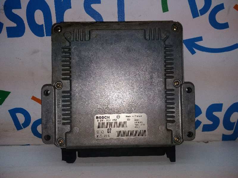Recambio de centralita motor uce para citroën xantia berlina 2.0i sx / 2.0 sx referencia OEM IAM 0281010252 9635158180 