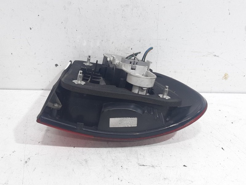 Recambio de piloto trasero izquierdo para volvo v40 familiar 1.9 d referencia OEM IAM   