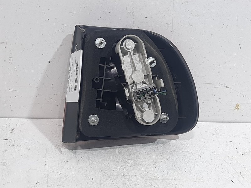 Recambio de piloto trasero izquierdo para volvo v40 familiar 1.9 d referencia OEM IAM   