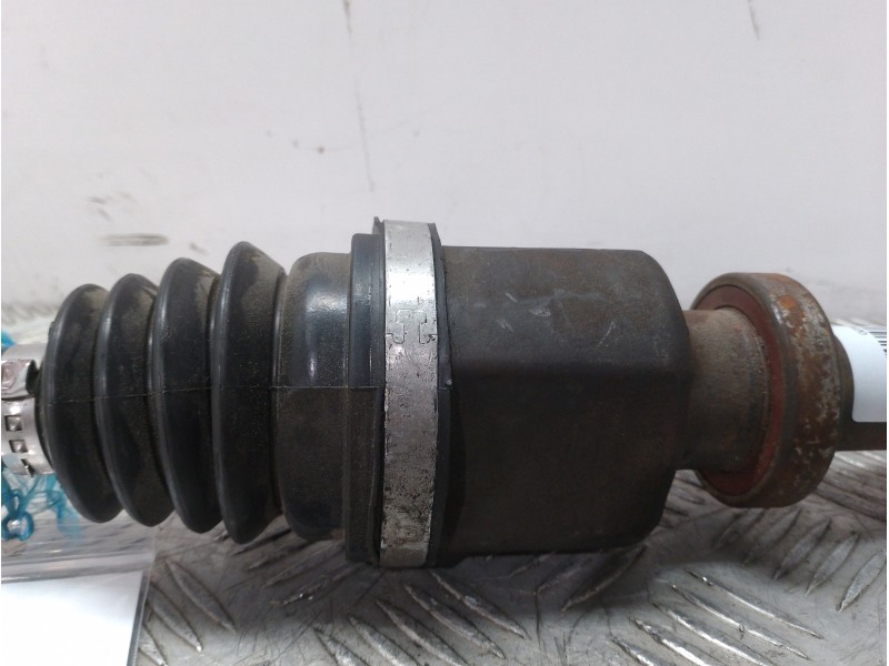 Recambio de transmision delantera derecha para renault clio iii rip curl referencia OEM IAM 8200618111  