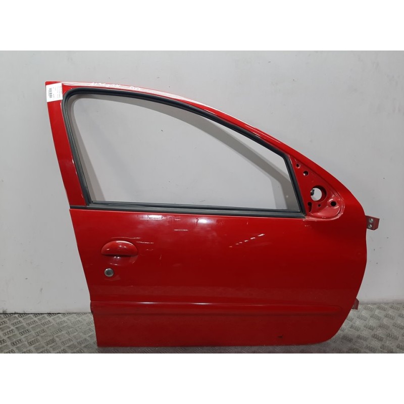 Recambio de puerta delantera derecha para peugeot 206+ básico referencia OEM IAM  ROJO 