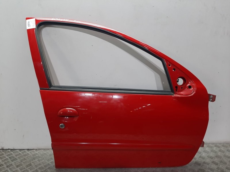 Recambio de puerta delantera derecha para peugeot 206+ básico referencia OEM IAM  ROJO 