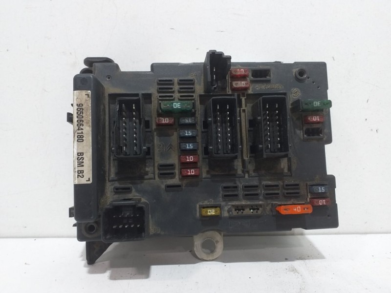 Recambio de caja reles / fusibles para peugeot 206+ básico referencia OEM IAM   