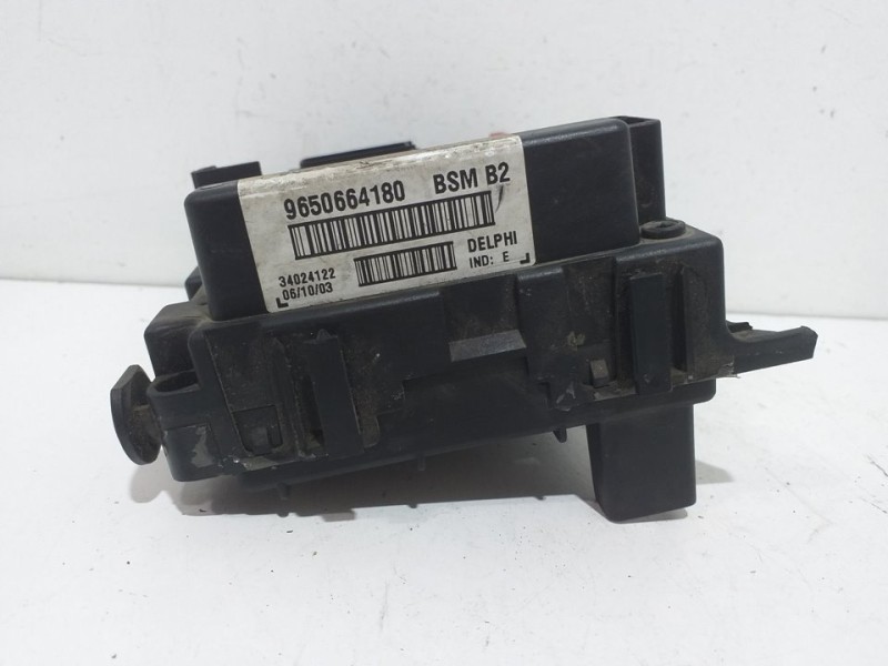 Recambio de caja reles / fusibles para peugeot 206+ básico referencia OEM IAM   