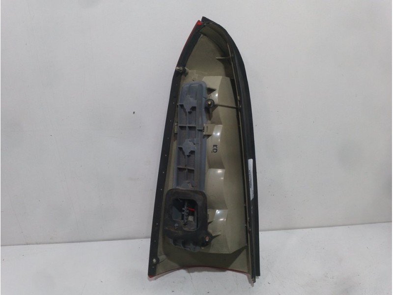 Recambio de piloto trasero derecho para opel astra g caravan comfort referencia OEM IAM 393032  