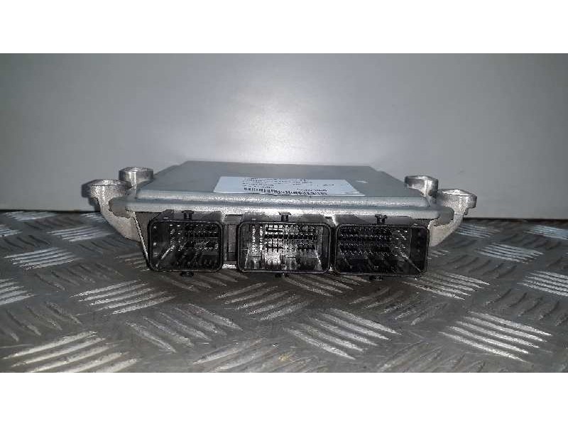 Recambio de centralita motor uce para citroën c4 berlina exclusive referencia OEM IAM 5WS40201C  