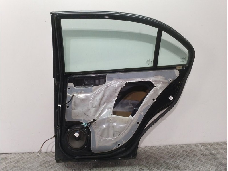 Recambio de puerta trasera derecha para chevrolet epica lt referencia OEM IAM 96635658 NEGRO 