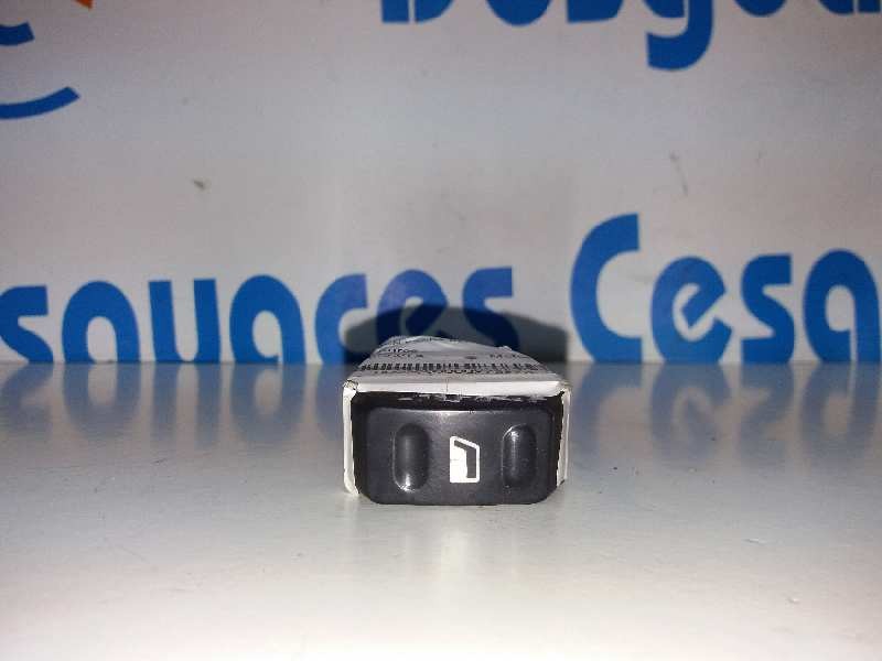 Recambio de mando elevalunas delantero derecho para citroën xsara berlina 1.6 attraction referencia OEM IAM 6552TA   Recambio de mando elevalunas delantero derecho para citroën xsara berlina 1.6 attraction referencia OEM IAM 6552TA