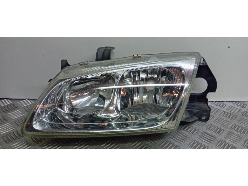 Recambio de faro izquierdo para nissan almera (n16/e) comfort referencia OEM IAM 26060BN011  26010BN011