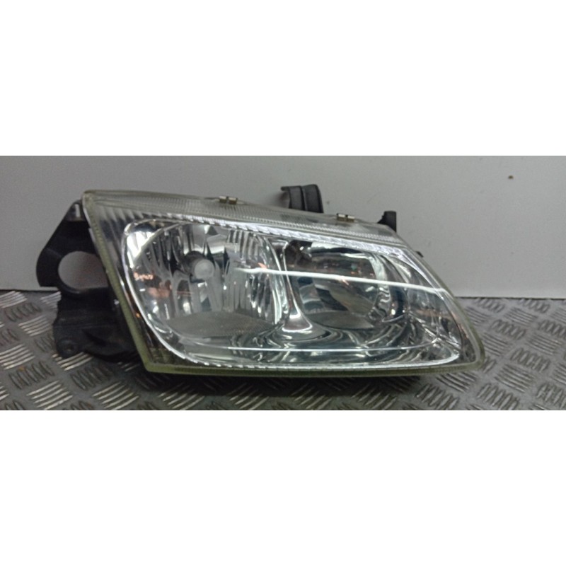 Recambio de faro derecho para nissan almera (n16/e) comfort referencia OEM IAM 89003330  26010BN011