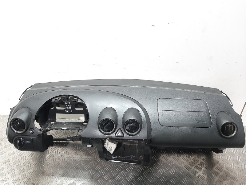 Recambio de salpicadero para ford fiesta (cbk) futura referencia OEM IAM 1300550  