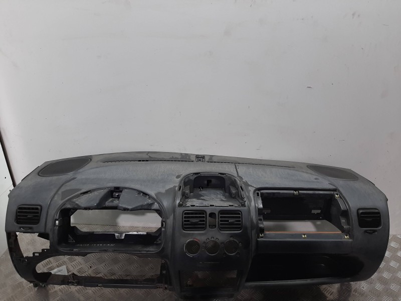 Recambio de salpicadero para opel agila básico referencia OEM IAM 09208111  