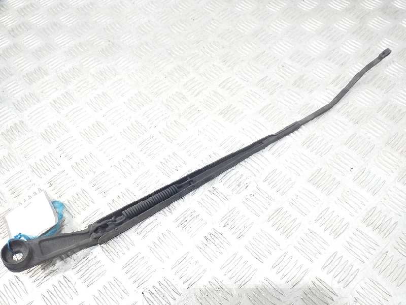 Recambio de brazo limpia delantero derecho para kia rio 1.4 ex1 referencia OEM IAM   