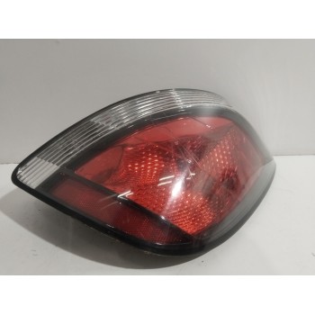 PILOTO TRASERO DERECHO 924021G2 