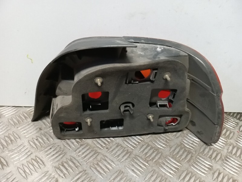 Recambio de piloto trasero izquierdo para bmw serie 5 berlina (e39) 525tds referencia OEM IAM 63218363557  