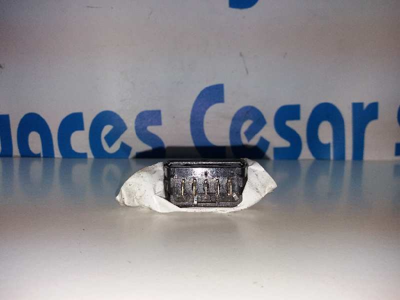 Recambio de mando elevalunas delantero derecho para citroën xsara berlina 2.0 hdi sx (66kw) referencia OEM IAM   