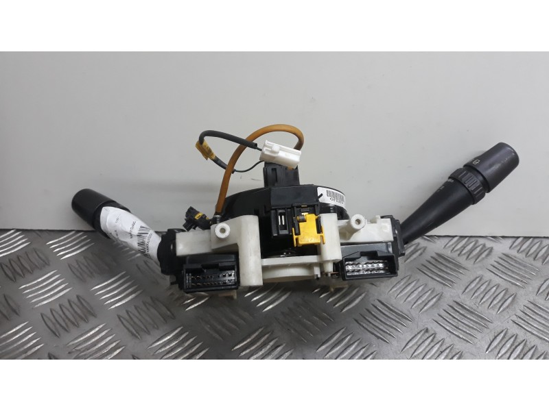 Recambio de mando multifuncion para hyundai trajet (fo) 2.0 gls referencia OEM IAM DH0T0550070  