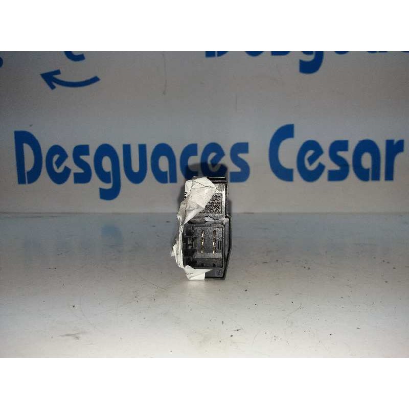 MANDO ELEVALUNAS DELANTERO DERECHO  - imagen 2