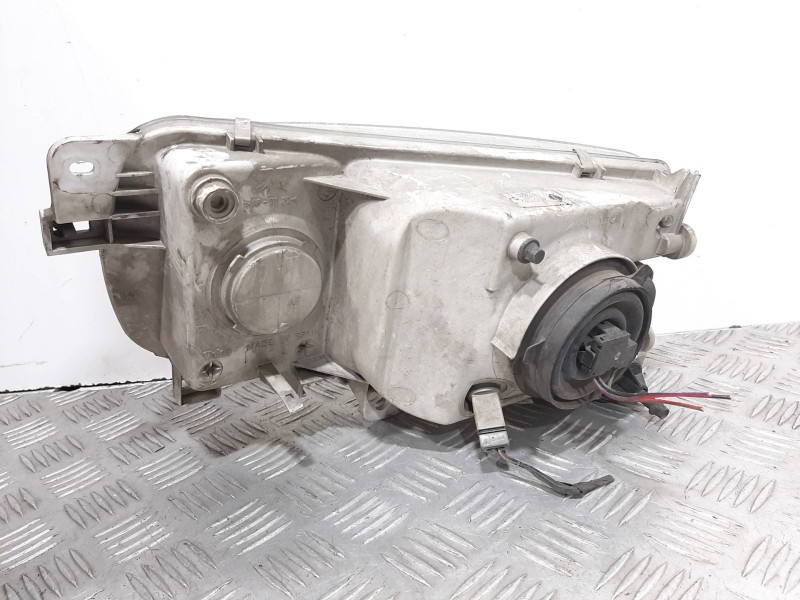 Recambio de faro derecho para nissan serena (c23m) 2.3 lx diesel referencia OEM IAM 260107C009   Recambio de faro derecho para nissan serena (c23m) 2.3 lx diesel referencia OEM IAM 260107C009