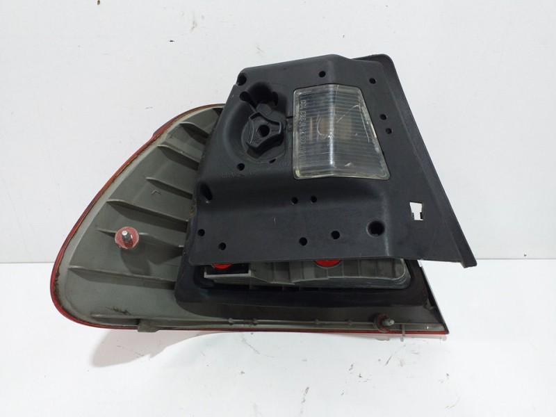 Recambio de piloto trasero derecho para bmw serie 3 berlina (e46) 320d referencia OEM IAM 63216946534  