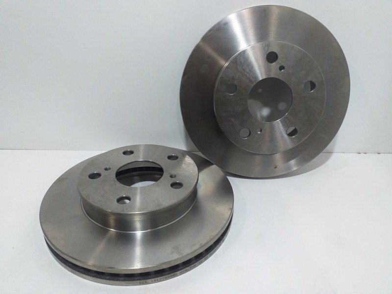 Recambio de disco freno delantero derecho para toyota hilux (kun) 2.5 turbodiesel referencia OEM IAM 1642765980  
