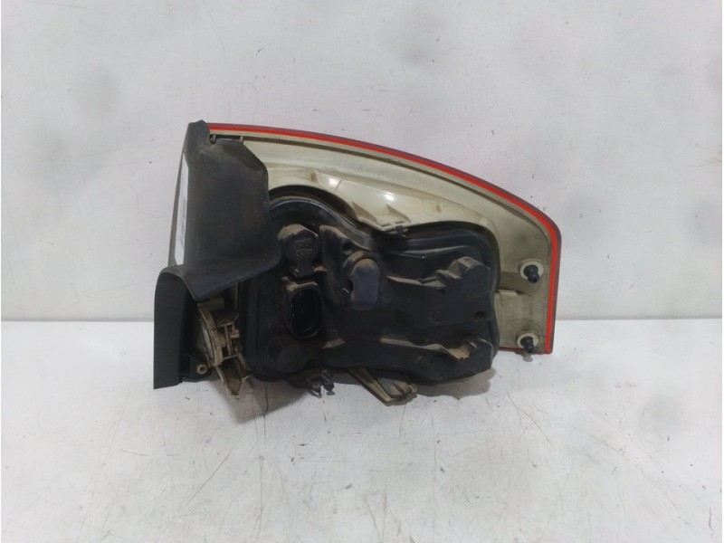 Recambio de piloto trasero izquierdo para audi a4 berlina (8e) 2.0 tfsi (147kw) referencia OEM IAM 8E5945095  