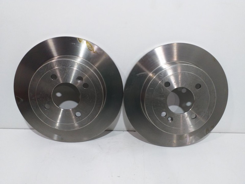 Recambio de disco freno trasero derecho para kia rio 1.2 cat referencia OEM IAM 1642770080   Recambio de disco freno trasero derecho para kia rio 1.2 cat referencia OEM IAM 1642770080