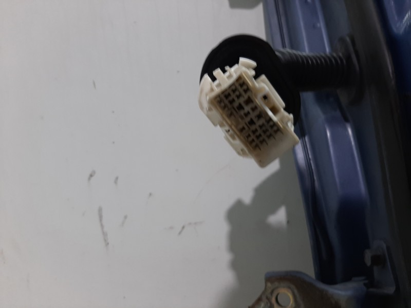 Recambio de puerta delantera derecha para hyundai santa fe (sm) 2.4 gls referencia OEM IAM 7600426111  