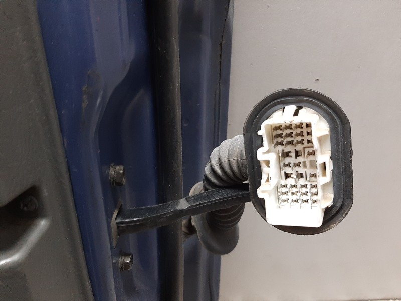 Recambio de puerta delantera izquierda para hyundai santa fe (sm) 2.4 gls referencia OEM IAM 7600326111 AZUL 