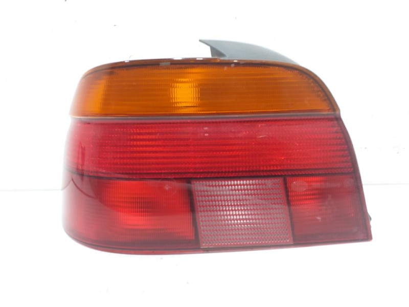 Recambio de piloto trasero izquierdo para bmw serie 5 berlina (e39) 528i referencia OEM IAM 8358031  