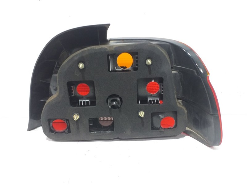 Recambio de piloto trasero izquierdo para bmw serie 5 berlina (e39) 528i referencia OEM IAM 8358031  