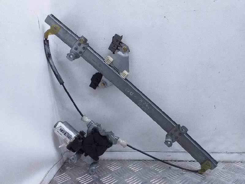 Recambio de elevalunas delantero derecho para nissan almera tino (v10m) acenta referencia OEM IAM   