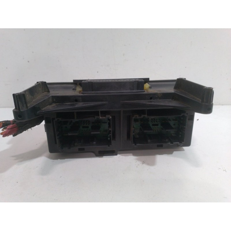 CAJA RELES / FUSIBLES 04692114AC  - imagen 2