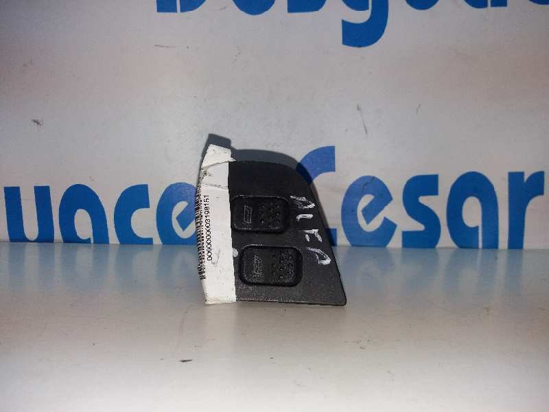 Recambio de mando elevalunas delantero izquierdo para alfa romeo 146 1.9 jtd referencia OEM IAM 0060629716   Recambio de mando elevalunas delantero izquierdo para alfa romeo 146 1.9 jtd referencia OEM IAM 0060629716