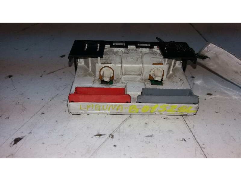 Recambio de pantalla multifuncion para renault laguna (b56) 2.0 anade referencia OEM IAM    Recambio de pantalla multifuncion para renault laguna (b56) 2.0 anade referencia OEM IAM