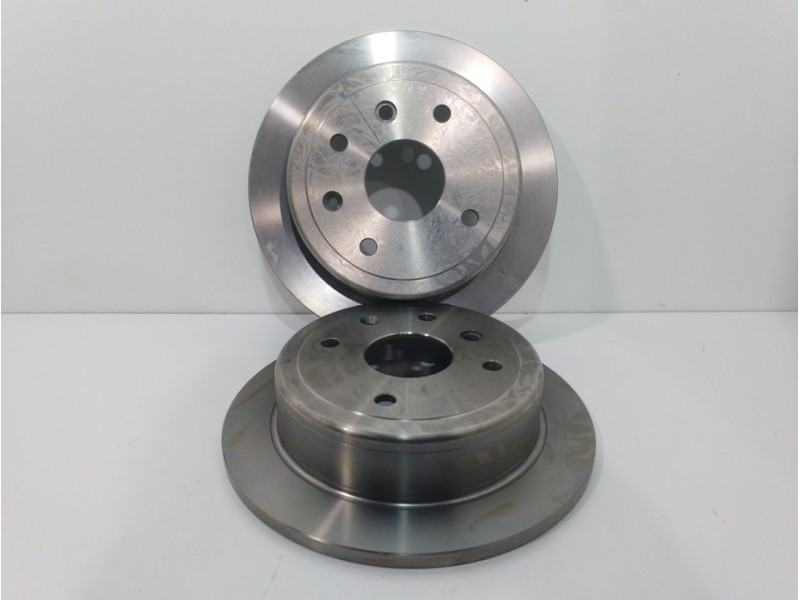Recambio de disco freno trasero derecho para chevrolet lacetti 1.4 cat referencia OEM IAM 1642777980  