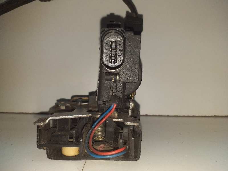 Recambio de cerradura puerta delantera derecha para volkswagen bora berlina (1j2) trendline referencia OEM IAM   