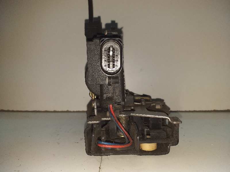 Recambio de cerradura puerta delantera izquierda para volkswagen bora berlina (1j2) trendline referencia OEM IAM   