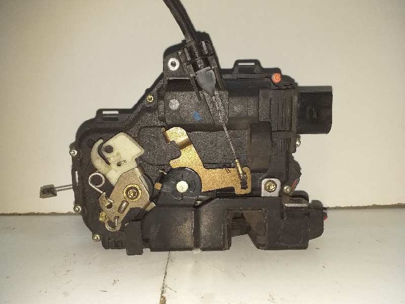 Recambio de cerradura puerta delantera izquierda para volkswagen bora berlina (1j2) trendline referencia OEM IAM   