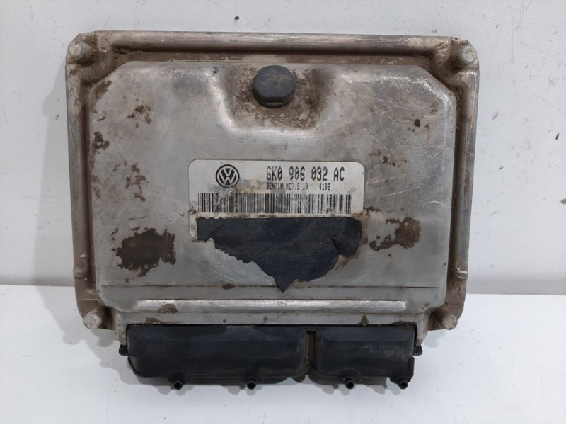 Recambio de centralita motor uce para seat ibiza (6k1) stella referencia OEM IAM  6K0906032AC 2 CONECTORES