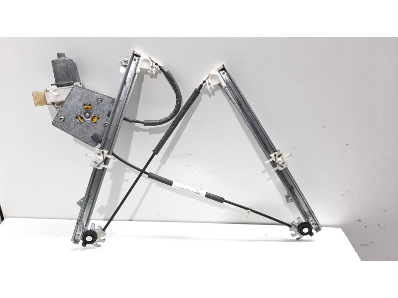 Recambio de elevalunas delantero derecho para bmw serie 1 berlina (e81/e87) 118d referencia OEM IAM 51337138466  