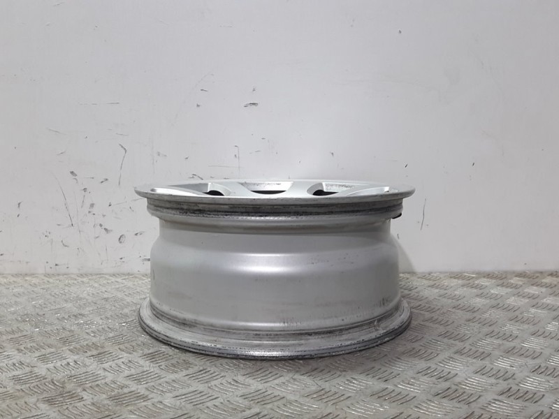 Recambio de llanta para bmw serie 5 berlina (e60) 520d referencia OEM IAM 6762000 7JX16H2 47 22555R16W