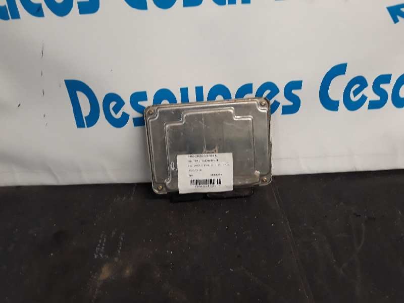 Recambio de centralita motor uce para seat toledo (1m2) select referencia OEM IAM 0281010683  