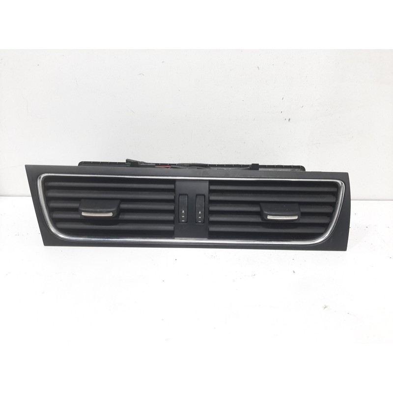 Recambio de rejilla aireadora para audi a4 ber. (b8) básico referencia OEM IAM 8T1820951C  