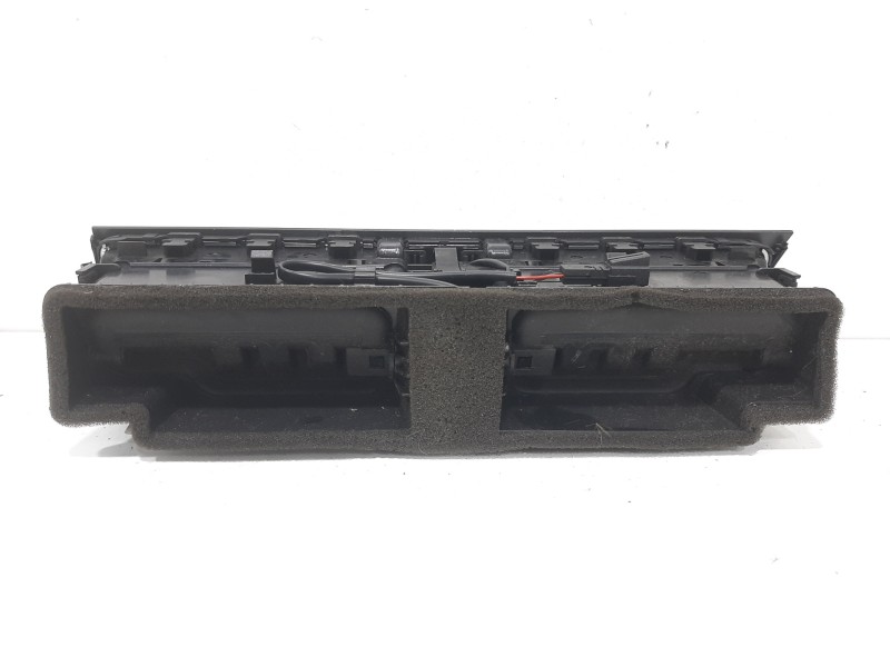 Recambio de rejilla aireadora para audi a4 ber. (b8) básico referencia OEM IAM 8T1820951C  