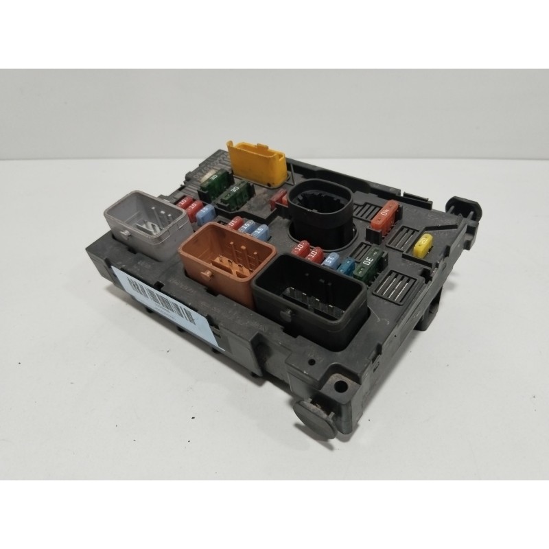 CAJA RELES / FUSIBLES 9664055780  - imagen 2